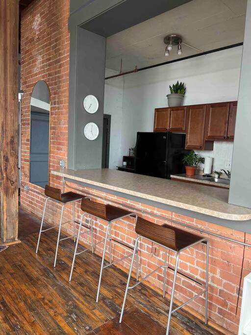 420 Friendly Canada Bridge View Loft Downtown Free Parking Detroit Kültér fotó